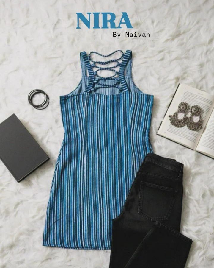 NIRA - sleeveless with lace-up back